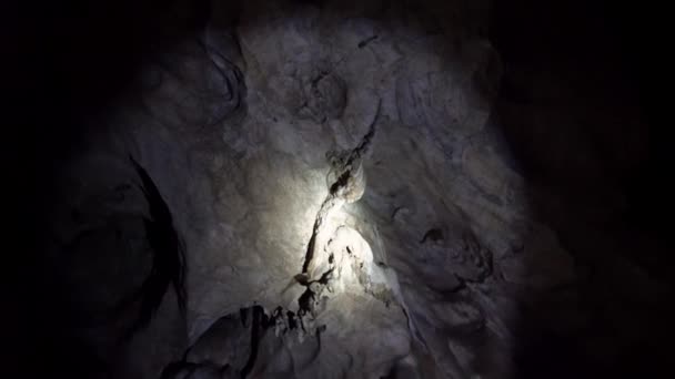 Dark Cave Many Formations Stalactites Stalagmites Stalagnates Light Lantern One — Stock Video