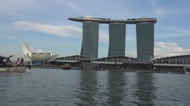 Singapur-11 Nisan 2015: 4k, Singapur, Marina Bay Sands lüks oteli.