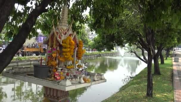 Buddhist Liten Altare Nära Floden Chiang Mai Town Thailand Dan — Stockvideo