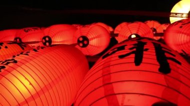 Çin fenerlerine farklı Çince kelime boyası Taipei-Dan dilinde kırmızı renk.