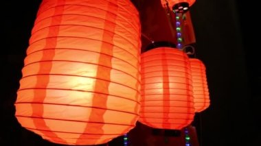 Çin fenerlerine farklı Çince kelime boyası Taipei-Dan dilinde kırmızı renk.