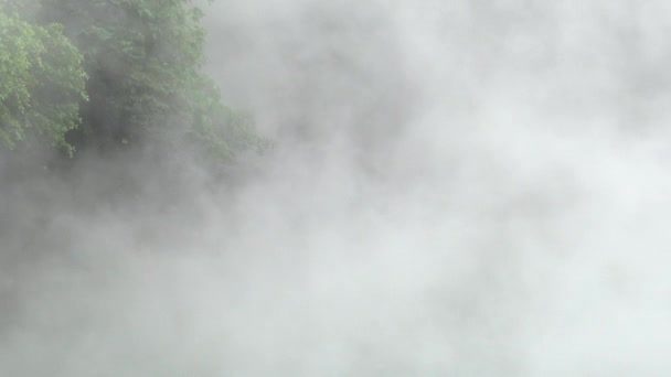 4K, belle eau chaude bouillante de la source thermique à Taiwan. Piscines d'eau chaude à Beitou, Taipei. Boue de vapeur Bouillant au-dessus de Pond Flood Geyser. Caldron de soufre Dan 