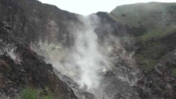 Fumaroles Qixing Mountain Központjában Yangmingshan Nemzeti Park Datun Vulkán Csoport — Stock videók