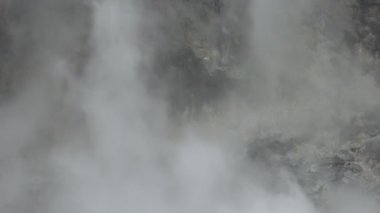 Qixing Dağı 'ndaki Fumaroles Yangmingshan Ulusal Parkı' nın merkezinde, Datun Volkan Grubu 'nun Taipei' deki en yüksek dağı.