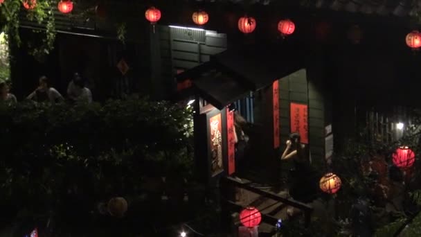 2015年10月3日 台湾九芬市九芬老街的一家著名市场 位于台湾基隆附近的九芬市 人们一边走着 一边去餐厅吃饭 — 图库视频影像