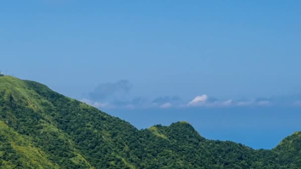 New Taipei Şehrinde Mavi Gökyüzü Olan Keelung Dağı Nın Zamanı — Stok video