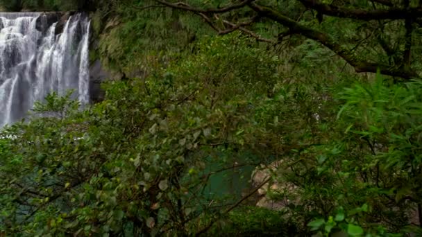Відомі Водоспади Шифена Розташовані Річці Кілунг Районі Пінксі Новий Тайбей — стокове відео