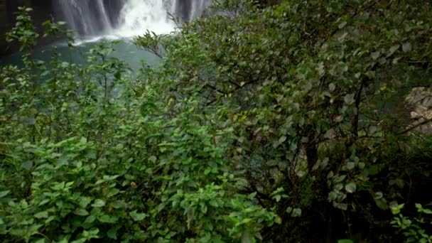 Shifen Waterfall 타이완의 Pingxi 지역의케 위치해 폭포높이는 20M 입니다 흐르고 — 비디오