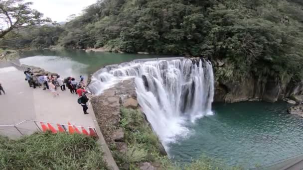 Taipei Taiwan Březen 2018 Turisté Cizinec Cestující Slavného Shifen Waterfall — Stock video