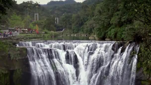 Słynny Wodospad Shifen Położony Nad Rzeką Keelung Pingxi District New — Wideo stockowe