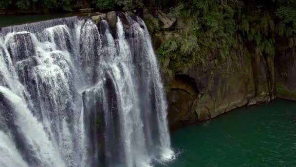 Slow Motion Famous Shifen Waterfall Located Keelung River Pingxi District — Vídeo de Stock