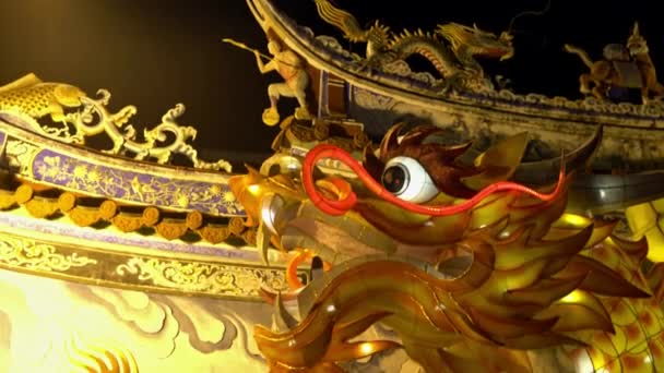黄龙中国灯笼在台湾第一座天坛的门口 天宫的玉皇大帝天宫 美丽明亮的巨龙 传统的小龙代表好运丹 — 图库视频影像