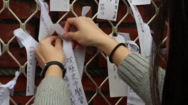 Taipei 'deki belediye parkı 228 Barış Anıtı Tayvan, Kadın duygularını ifade etmek için duvara koydu barış duygusu, anısına insanlar savaştan sonra 28-02-1948' de öldü.