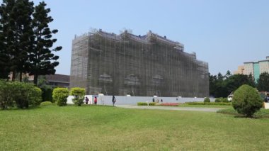 Taipei-Dan 'deki Chiang Kai-shek Anıt Salonu' nun tadilatı ve paifang iskelesi ile inşaat çalışmaları yapılıyor.