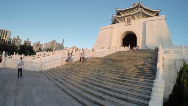 台湾台北10月4日电 2015年10月4日 4K人聚集在美丽的蒋介石纪念馆内 是台北最有名的旅游胜地 — 图库视频影像