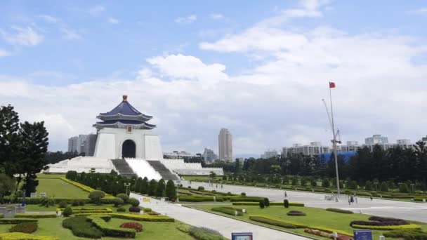 Timelapse Kilátás Chiang Kai Shek Emlékcsarnokára Egy Gyönyörű Napsütéses Napon — Stock videók