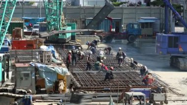 Taipei, Tayvan-01 Haziran 2016: Tayvan-Dan 'da İnşaat Sanayii Asyalı İşçileri Elle İşçi Yapısı İnşaatında Elle Kaynak Yapıyor