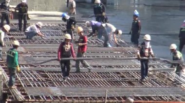 Taipei, Tayvan-01 Haziran 2016: Tayvan-Dan 'da İnşaat Sanayii Asyalı İşçileri Elle İşçi Yapısı İnşaatında Elle Kaynak Yapıyor