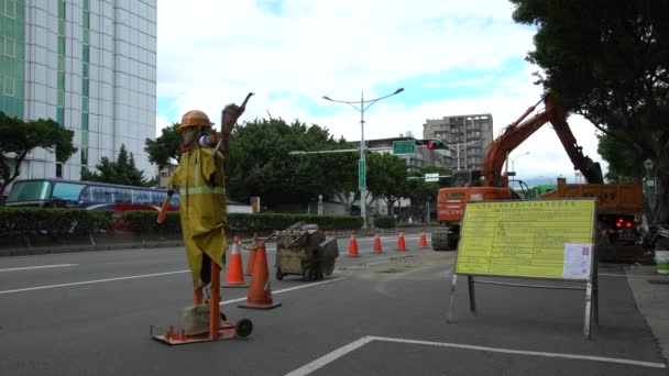 2017 타이베이 타이완 도로에 전깃불을 이페이에 전깃불을 멍청이들 건설의 로봇적 — 비디오