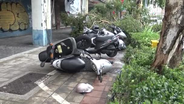 Dano Motocicleta Após Tempestade Tropical Atinge Taiwan Tufão Soudelor Dan — Vídeo de Stock