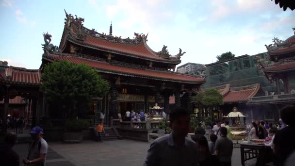 Buddhisttemplet Lungshan Taipei Dagtid Mengjia Longshan Temple Vacker Plats För — Stockvideo