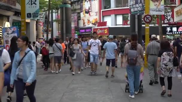Тайбей Тайвань Вересня 2017 Moving Dolly Frowd Pedestrians Walk Sidewalk — стокове відео