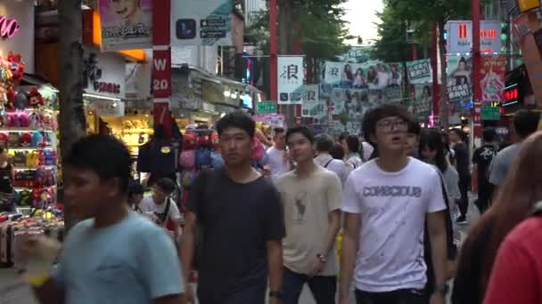 Taipei Taiwan September 2017 Moving Dolly Crowd Pedestrians Walking Sidewalk — Stock Video