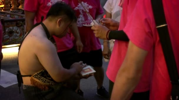 Тайбей Тайвань Червня 2018 Повільний Рух Шамана Спілкується Іншим Світом — стокове відео