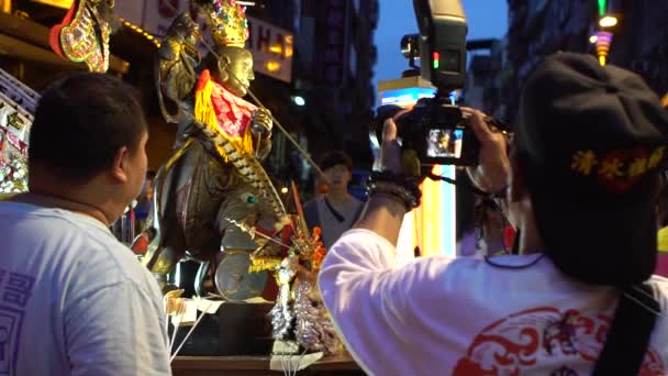 Тайбэй Тайвань Мая 2017 Года Процессия Медленного Движения Нежи Статуя — стоковое видео