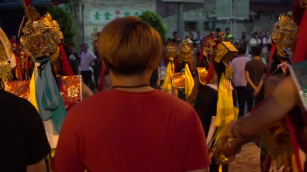 台湾台北 2017年5月30日 慢动作庆祝马祖神 八大将军画的脸吓退了鬼魂 参加了为祭祀众神而举行的集会 加工脸绘画 — 图库视频影像