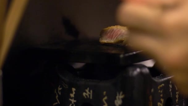 Movimento Lento Delicioso Frito Carne Crocante Gyukatsu Apresentando Bife Que — Vídeo de Stock