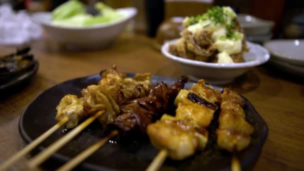 Свинина Потім Посміхнулася Якіторі Популярна Японська Страва Ресторані Ізакая Японський — стокове відео