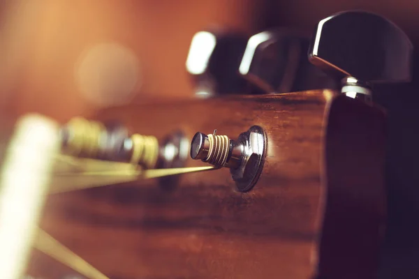 음악 현악기: 기타 튜너 — 스톡 사진