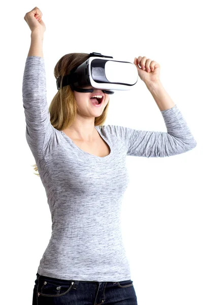 Retrato de una mujer en gafas de realidad virtual — Foto de Stock