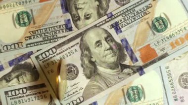 Altın bitcoin dolar üzerinde döner. Ve dolar ile düştü.