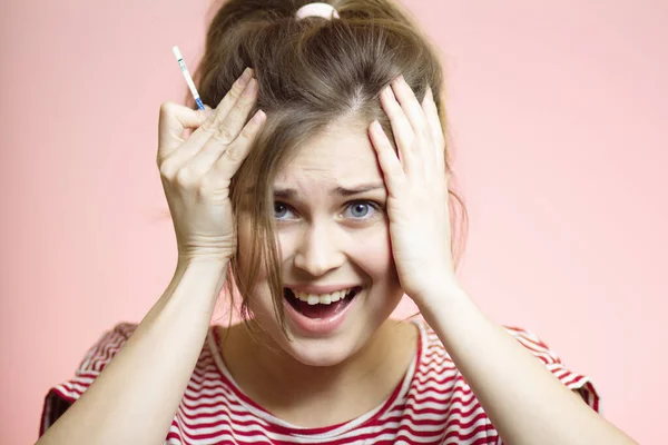 Jovem Mulher Feliz Com Resultado Positivo Teste Gravidez One Time — Fotografia de Stock