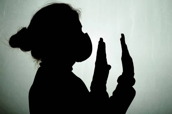 Silhouette Young Woman Black Protective Mask Covering Face Dirty Green — Stock Photo, Image