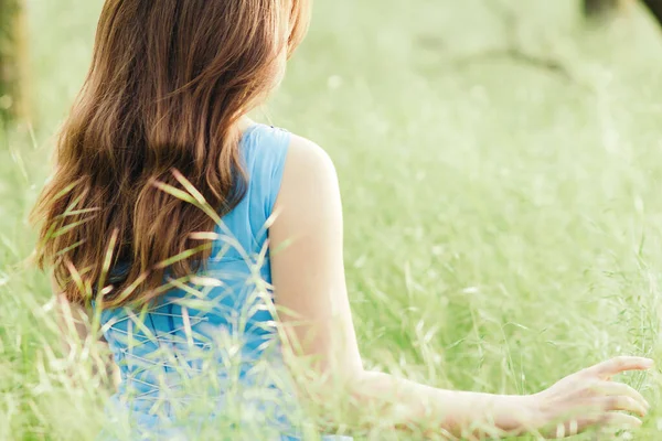 Beautiful Romantic Girl Sitting Field Spikelets Enjoying Nature Back Young — Stock Photo, Image