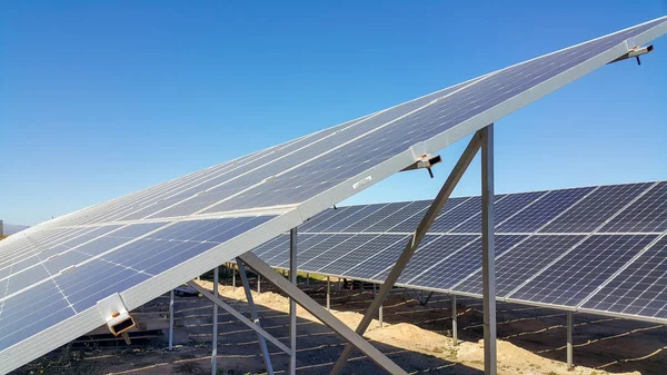Painéis Solares Instalados Chão Luz Solar Cai Sobre Ele Energia — Fotografia de Stock