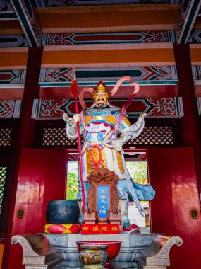 Taoist bir tanrının ön görüntüsü, General Tian Peng, Taoist bir geçici.