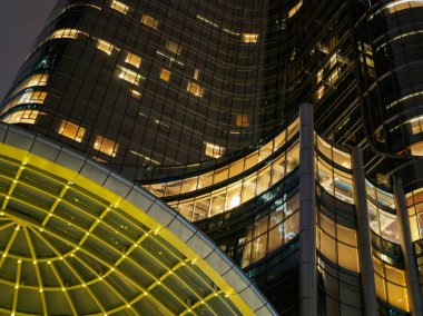 Guangzhou 'daki Sofitel Otel' in alçak açılı akşam çekimi. 