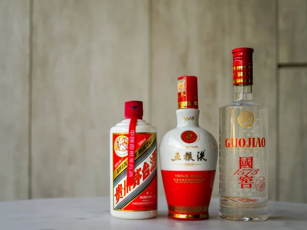 Singapur 29 Mar 2019 - Kweichow Moutai / Maotai, Wuliangye / Wu Liang Ye ve Guojiao / Guao Jiao / Luzhou Laojiao