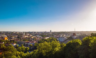 Vilnius 'un panoramik gün batımı görüntüsü 