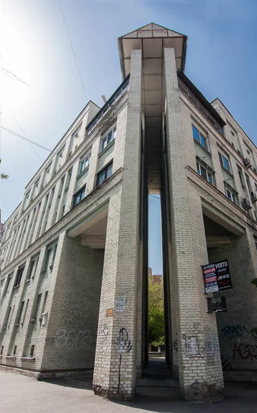 Postmodern building in Kyiv — Stock Photo, Image