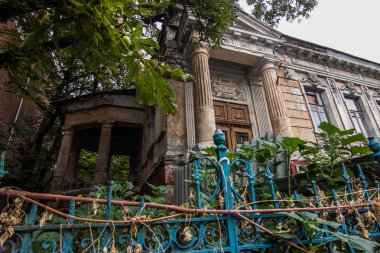 Terk Edilmiş Surukchy Evi