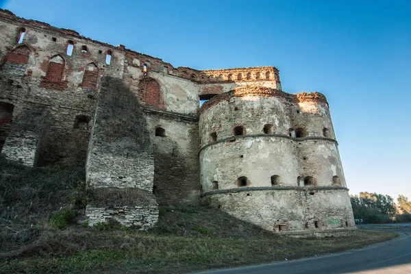 Castello Medzhybizh Con Raggi Del Tramonto Nell Oblast Khmelnytskyi Ucraina — Foto Stock