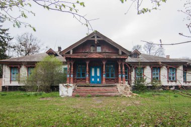 Yaropovychi 'deki eski ahşap ev, Zhytomyr oblast, Ukrayna