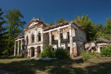 Rude Selo, Kyiv Oblastı, Ukrayna 'da terk edilmiş eski serseriler.