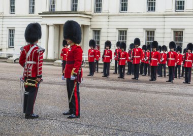 muhafızları değiştirme