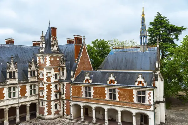 Blois castle in Loire valley — Stock Photo, Image